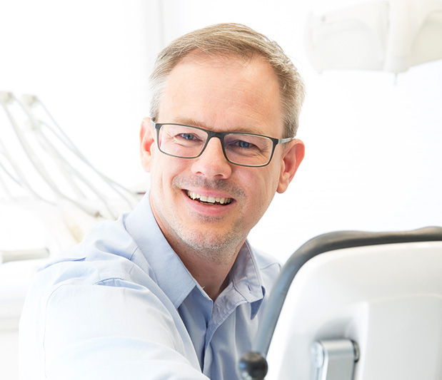 Zahnarzt Dr. med. dent. Jan Busche